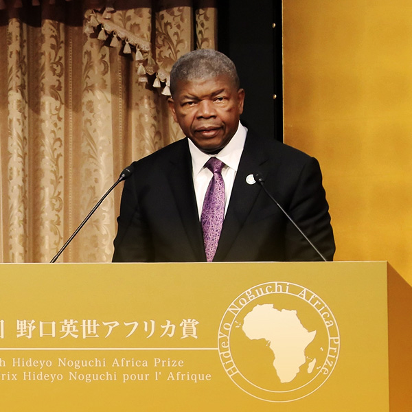 アフリカ連合 (AU) 議長のジョアン・マヌエル・ゴンサルヴェス・ロウレンソ・アンゴラ共和国大統領閣下